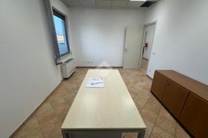 UFFICIO A TREZZANO SUL NAVIGLIO