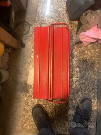 Cassetta porta attrezzi completa di attrezzature