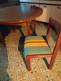 tavolo e 4 sedie 