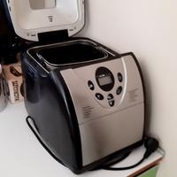 macchina per impastare e cuocere il pane 