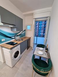 Mono 25 mq zona loreto nuovo balcone