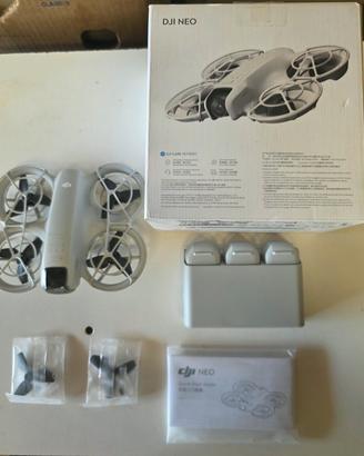 dji neo combo con 3 batterie