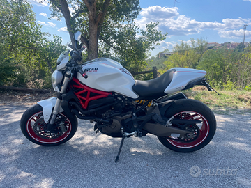 Ducati monster 821