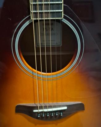 Chitarra Acustica Amplificata Yamaha