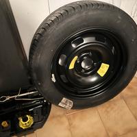 Cerchio in con pneumatico Michelin 185/65/15