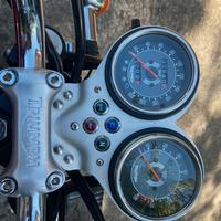 Triumph Boneville T100  <10000 KM