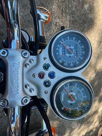 Triumph Boneville T100  <10000 KM