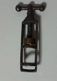 Antica morsa pressa cartucce fucile