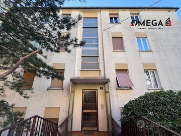 SAN LUIGI - Terrazzino vista mare e posto auto.