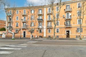 2 LOCALI A CIVITAVECCHIA