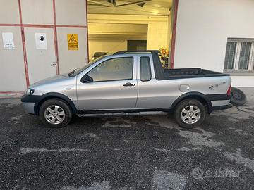 Fiat Strada Trekking con Aria Condizionata