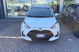 Toyota Yaris Hybrid Trend MY22