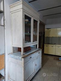 credenza  arte povera 