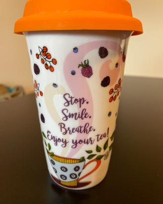 Tazza con coperchio in silicone