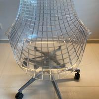Sedia girevole trasparente design moderno