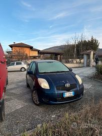 Toyota Yaris 1000 benzina