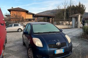 Toyota Yaris 1000 benzina