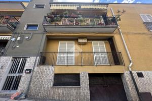 4 LOCALI A CANOSA DI PUGLIA
