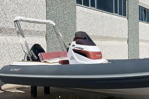 Gommone 2 Bar 6,80 con motore Suzuki 140 BG