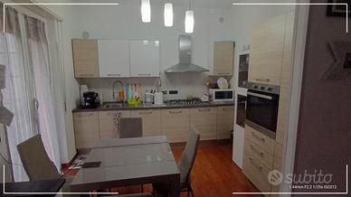Cucina completa di elettrodomestici