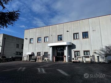 Capannone (zona industriale Arbizzano)