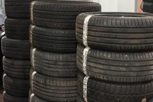 Gomme e cerchi originali usati- varie misure!!!