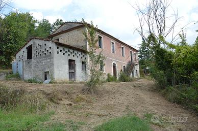 Casolare / villa con terreno