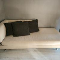 Divano chaise longue.