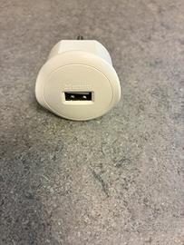 Adattatore con presa USB Btcino S3625U