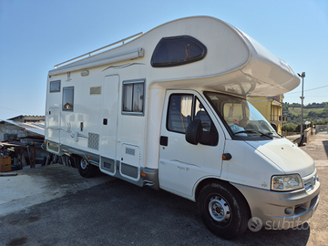 Camper compatto mansardato Elnagh super d 111