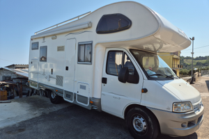 Camper compatto mansardato Elnagh super d 111
