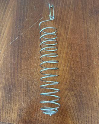 Mangiatoia a spirale in metallo per pappagalli