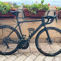 Canyon ultimate con telaio CFR, ultegra di2 11v