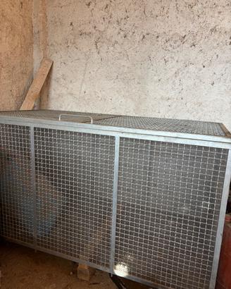 Cassa con coperchio e rivestita all’interno con Re