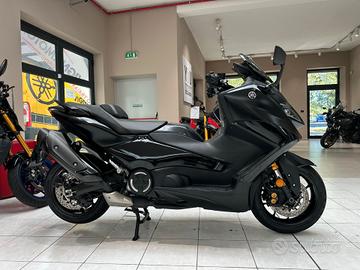 Yamaha TMAX 560 TECH MAX BLACK