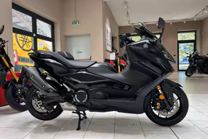 Yamaha TMAX 560 TECH MAX BLACK