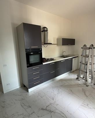 Cucina compelta di elettridomestici 3.20x60