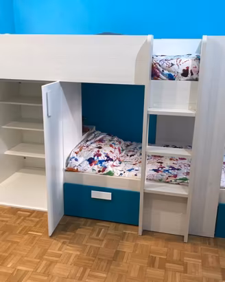 letto a castello con armadietto e cassetti