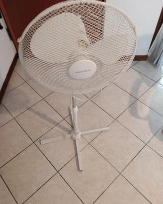 Ventilatore con piantana 
