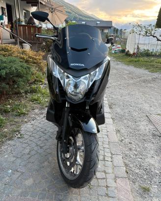 Honda Integra NC700D