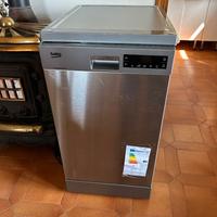 Lavapiatti per dieci coperti alta e stretta