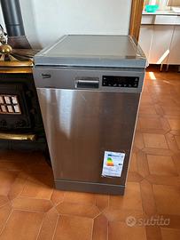 Lavapiatti per dieci coperti alta e stretta