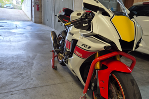 R1 60th anniversario