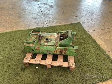SUPPORTO ANTERIORE JOHN DEERE 2850