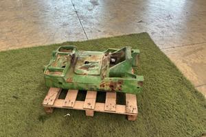 SUPPORTO ANTERIORE JOHN DEERE 2850