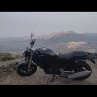 Ducati Monster dark 750