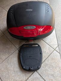 Bauletto per moto con piastra per installare.