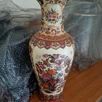 vaso con la sua pedana 