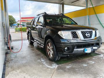 Nissan Navara con gancio traino 