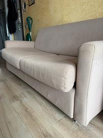 DIVANO-LETTO come nuovo 300 euro